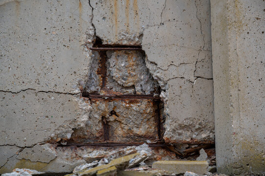 Concrete degradation and rebar corrosion in monolithic structure