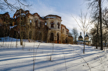 the estate "Gostilitsy