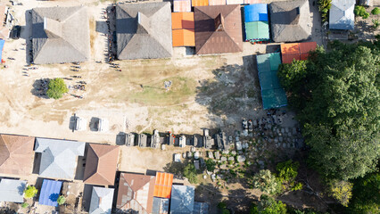 Ahead of the funeral of the King of Pau, the arriving family expressed their condolences, walking among the megalithic grave stones 