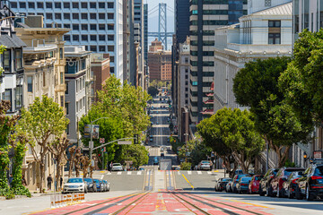 アメリカ　サンフランシスコの街並み　ケーブルカー