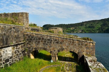 les fortifications du Ch&acirc;teau Saint Philippe sur l&rsquo;estuaire du Ferrol en Galice