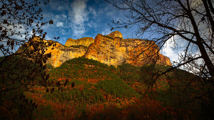 Beautiful path located in the Ordesa National Park.
