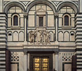 Obraz premium Florence Baptistery detail of facade and golden doors