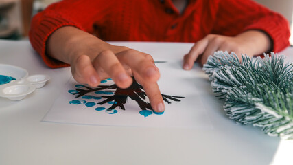 Idea for Christmas creativity with children.