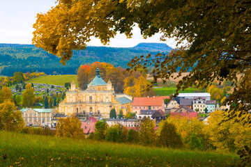 Jesienny widok na Wambierzyce 2025