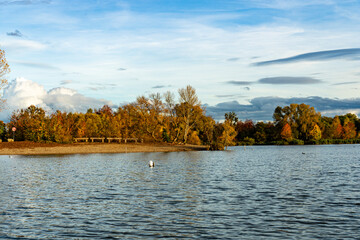 Reflets d’automne sur le lac- Strasbourg- France