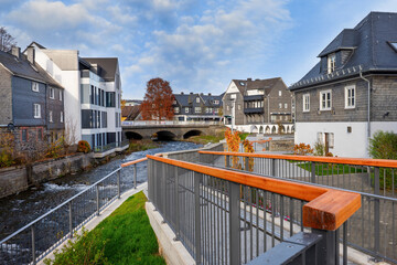 Bad Berleburg, Nordrhein-Westfalen, Deutschland, Stadtmitte Marktplatz und Fluss Odeborn