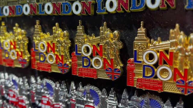 -4K resolution 3840x2160 video
-The camera pans from top to bottom. Various London magnets