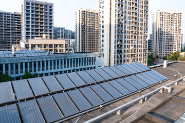 Naklejka premium solar panel on roof top of apartment