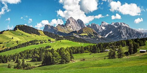 Dolomites relax on the mountains, wolking