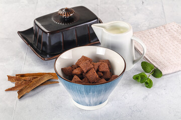 Dry sweet chocolate ceral flakes