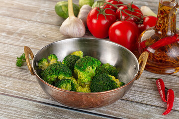 Boiled broccoli cabbage in the bowl