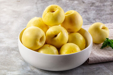 Yellow Uzbek nectarines in the bowl