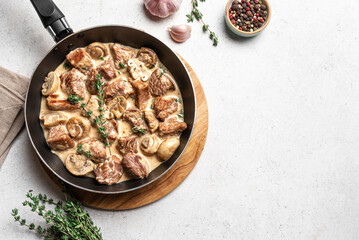Creamy Chicken Meat and Mushroom Stroganoff