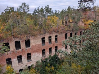 Die Ruinen des Alpenhauses in Beelitz, Beelitzer Heilst&auml;tten (Brandenburg), Herbstsaison