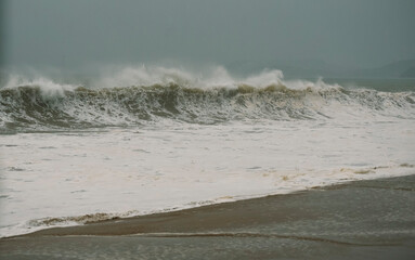 waves breaking on Nha Trang beach before the Kalmaegi storm