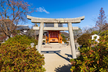 日本の風景・秋　岡山県岡山市　吉備津神社　宇賀神社（摂末社）　