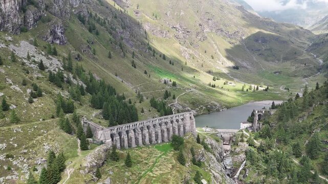 Diga e Lago del Gleno in val di Scalve, Lombardia