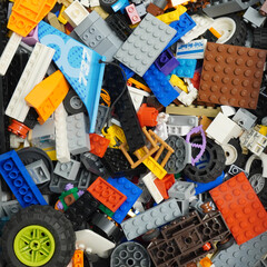 Naklejka premium Colorful assortment of toy building blocks for creative construction and play