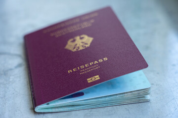 Neuer Deutscher Reisepass, Pass, Ausweis Deutschland - wichtiges Dokument für Urlaub und Einreise...
