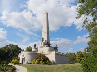 Lincoln Tomb and Monument (right side view, horizontal), Oak Ridge Cemetery, Springfield Illinois