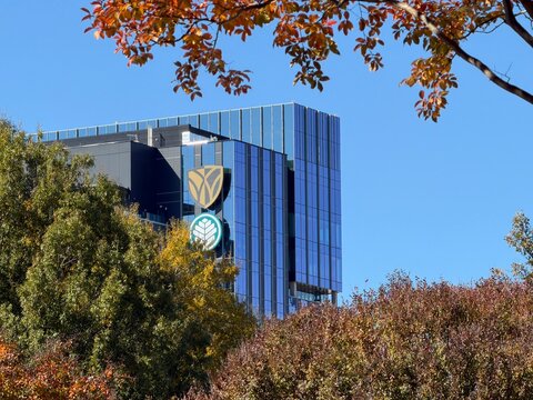 Wake Forest University School of Medicine joined by Carolinas College of Health Sciences building in Charlotte, NC