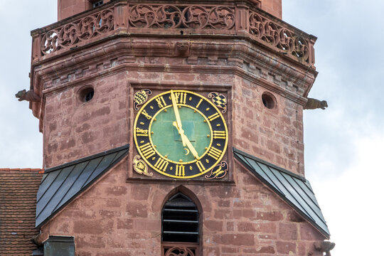 Kirchturmuhr am Uhrenturm der Winkelkirche in Freudenstadt