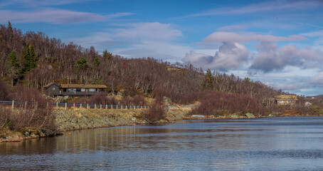 Paisaje de monta&ntilde;a en Noruega
