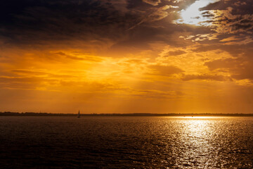 Obraz premium Sunset Over Charleston Harbor