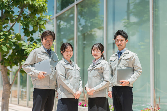 Workwear, businessmen and businesswomen in work clothes
