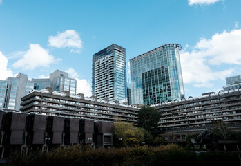 Fototapeta premium Barbican estate london brutalist and modern architecture cityscape