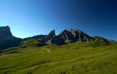 Lo spettacolare scenario panoramico del Passo Giau e Ra Gusela con le Cinque Torri e il gruppo delle Tofane. Dolomiti di San Vito di Cadore, Belluno, Veneto, Italia