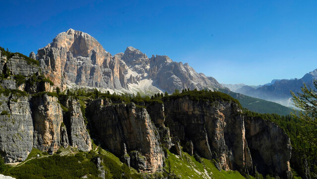 Lo spettacolare scenario panoramico del Passo Giau e Ra Gusela con le Cinque Torri e il gruppo delle Tofane. Dolomiti di San Vito di Cadore, Belluno, Veneto, Italia