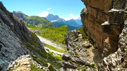 Lo spettacolare scenario panoramico del Passo Giau e Ra Gusela con le Cinque Torri e il gruppo delle Tofane. Dolomiti di San Vito di Cadore, Belluno, Veneto, Italia © anghifoto