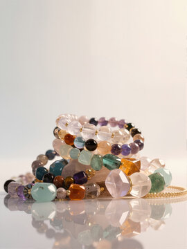 Colorful beaded bracelet combination