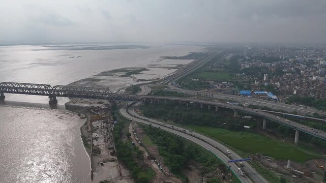 JP Setu and Marine Drive Patna showcase the city’s modern face, with the long Ganga bridge and the riverside road offering sweeping views, urban scenery, evening activity and strong tourism appeal.