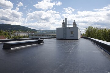 Isolated EPDM Membrane for Waterproof Terraced Roof Solutions