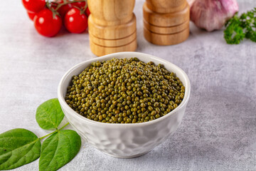 Raw dry green mash bean