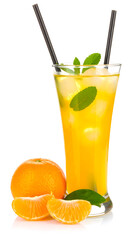 Fototapeta premium Refreshing Orange Juice Beverage with Sliced Oranges 