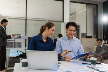 Obraz premium Business team working and update tasks with milestones progress planning and professional investor working new start up project in the office.