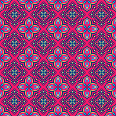 seamless Damask pattern. symmetrical motifs, symmetrical design with stylized quatrefoil and floral motifs. 