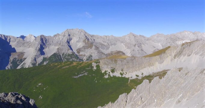 Am Hafelekar, Ausblick vom Karwendelblick der Innsbrucker Nordkette, Innsbruck, Tirol, &Ouml;sterreich, Europa