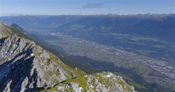Blick vom Hafelekar auf das Inntal und Innsbruck, Tirol, &Ouml;sterreich, Europa