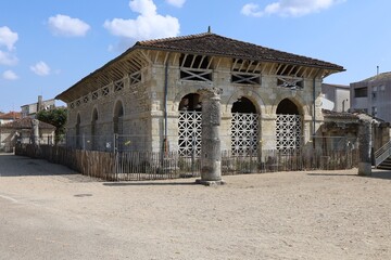 Musée archéologique, vue de l'extérieur, ville de Saintes, département de la Charente Maritime,...