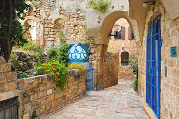 Fototapete Rund Enge Straßen  Colorful narrow Arab style streets in the Old City of Jaffa.Israel   © Teo K