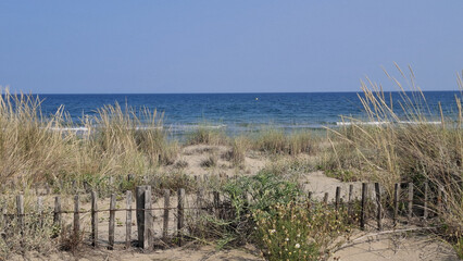 La grande plage de sable entre S&egrave;te et Marseillan dans le d&eacute;partement de l'H&eacute;rault en France