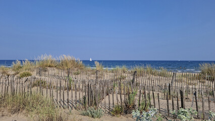La grande plage de sable entre S&egrave;te et Marseillan dans le d&eacute;partement de l'H&eacute;rault en France
