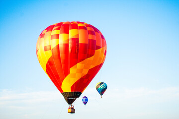 Fototapeta premium hot air balloon in sky