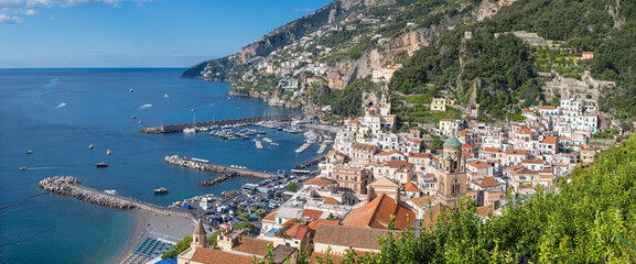 Amalfi - Amalfi coast - The cityscape with the coast