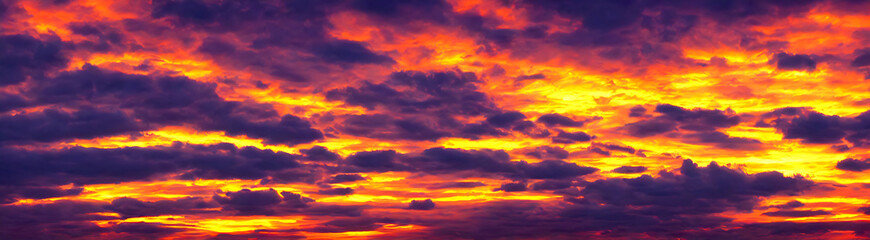 Fototapeta premium Cloudy sunset background